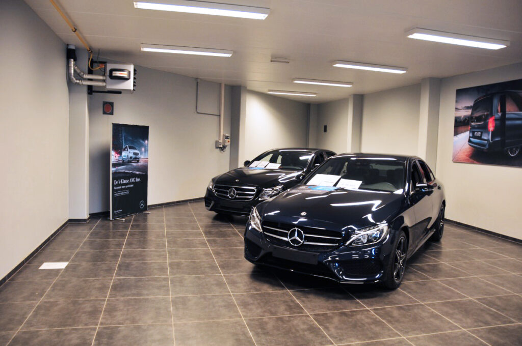 Mercedes Benz garage Miami